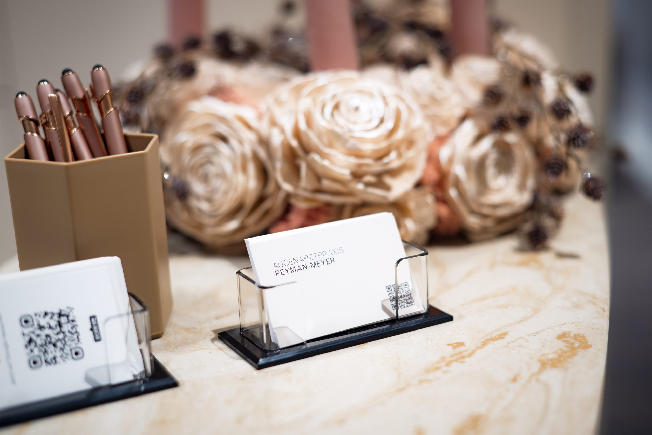 Visitenkarten der Praxis, Dr. Peyman-Meyer, private Augenarztpraxis in Kaarst
