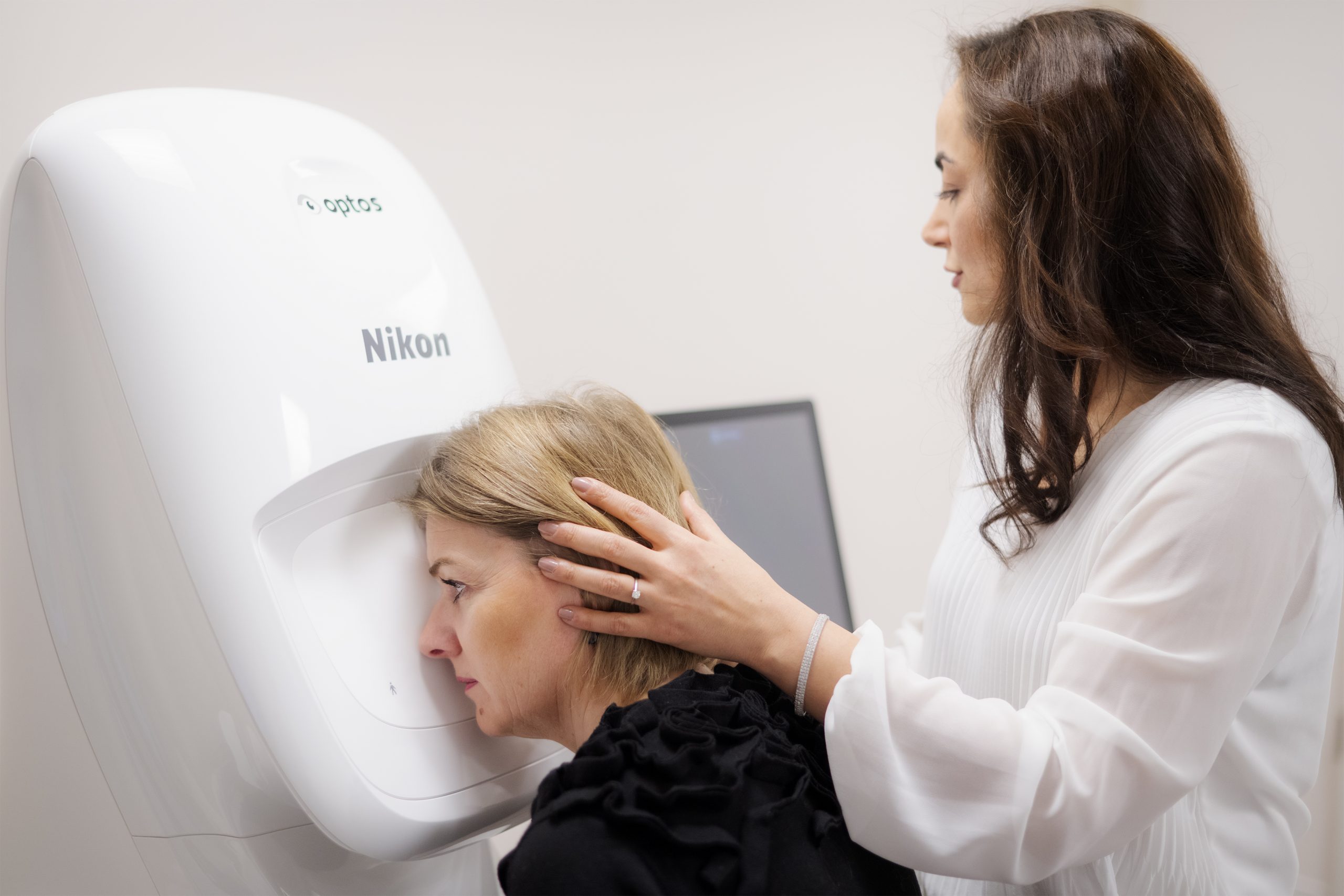 NIKON Ultra-Weitwinkel Netzhaut-Scanner Optimap Daytona zur Untersuchung der Netzhaut, für die Augenuntersuchung, Dr. Peyman-Meyer, private Augenarztpraxis in Kaarst